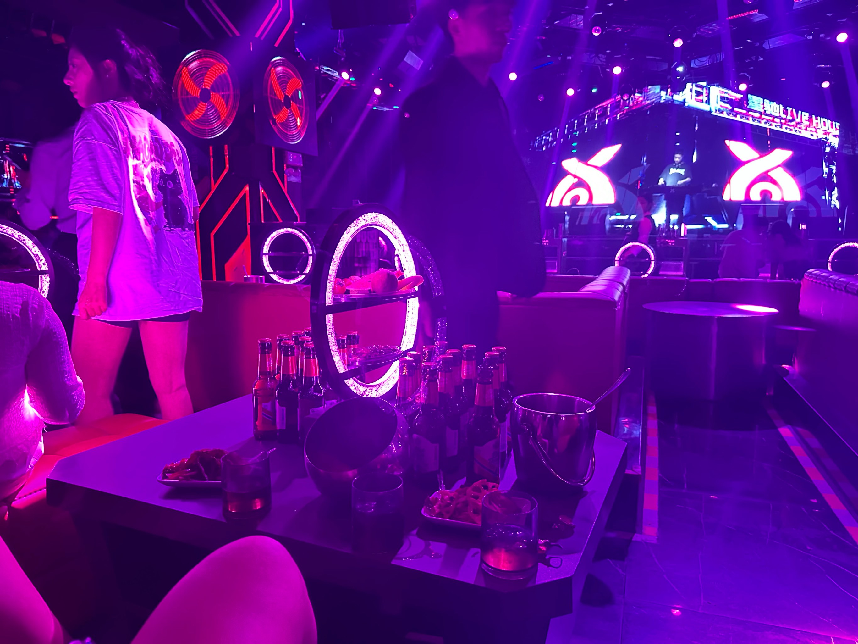 黄冈商务ktv：中低端商务ktv的对比-武穴市ktv预订